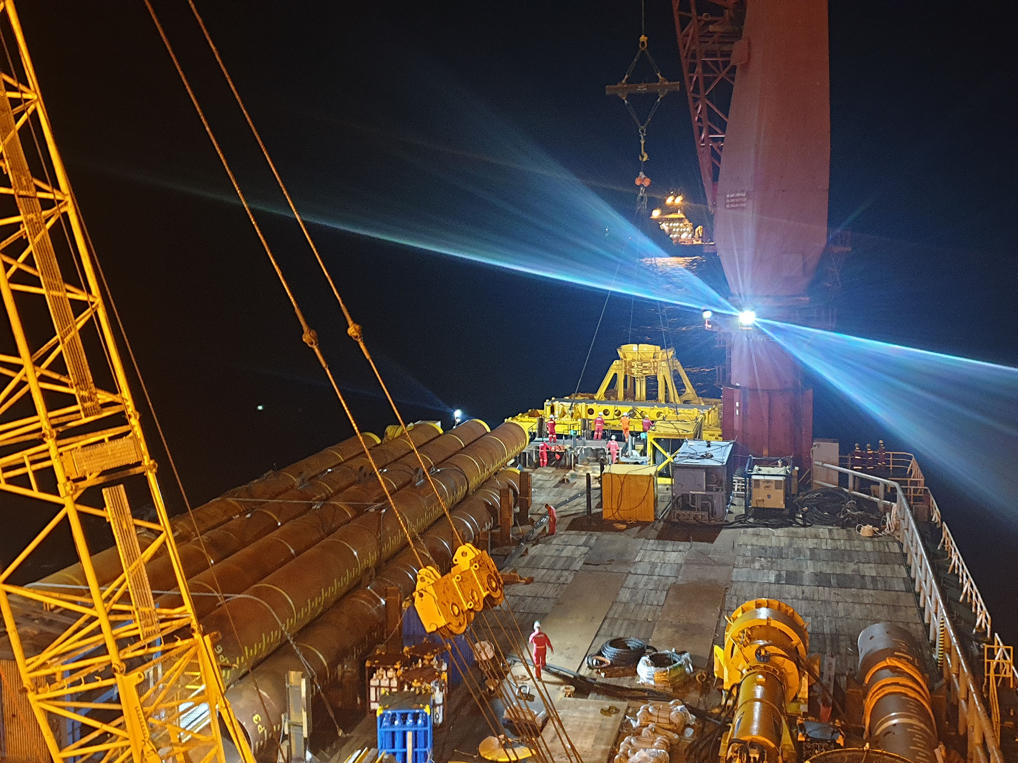 Golden Star FPSO stabframe lift.