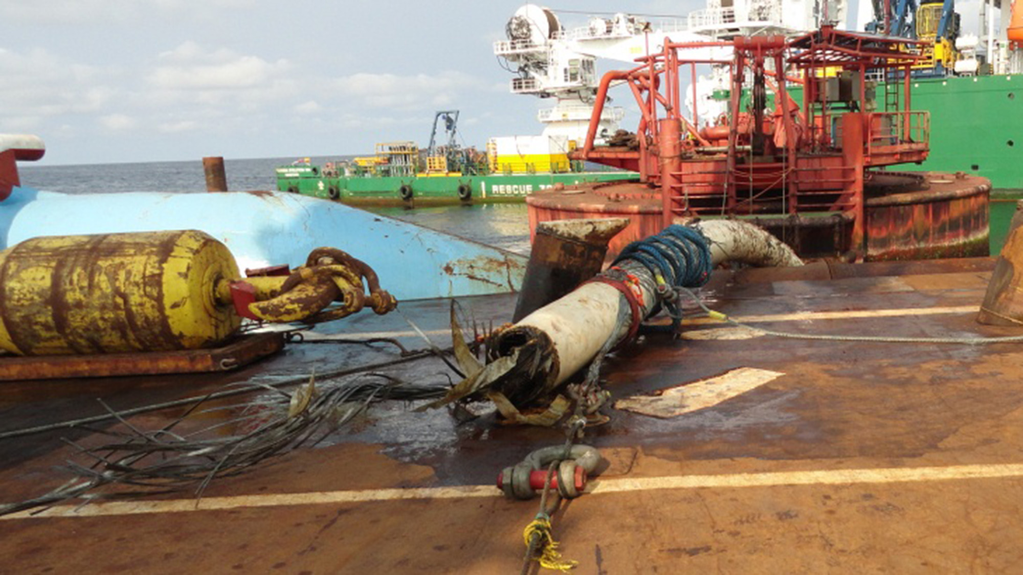 Intermoor completing a decommissioning project for Red Hawk Spar involving disconnecting risers from a CALM buoy.  