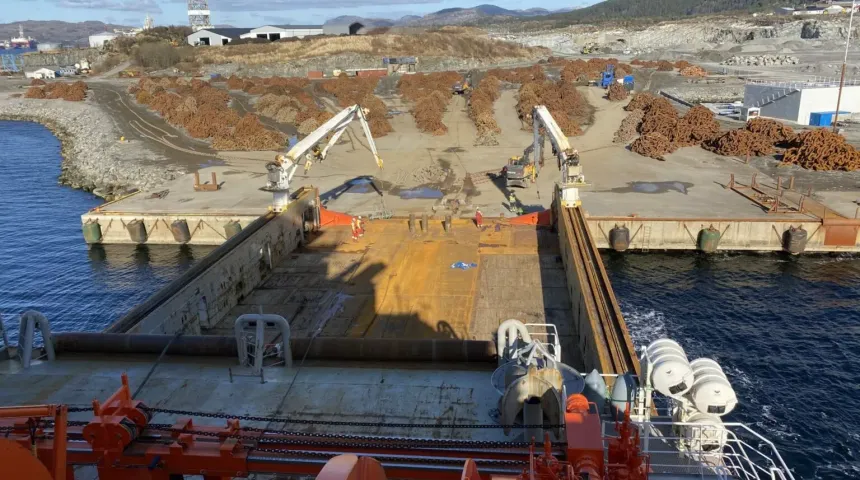 Loading chain from our storage facility at Sløvågen (Credit: Tronds Marine Service)