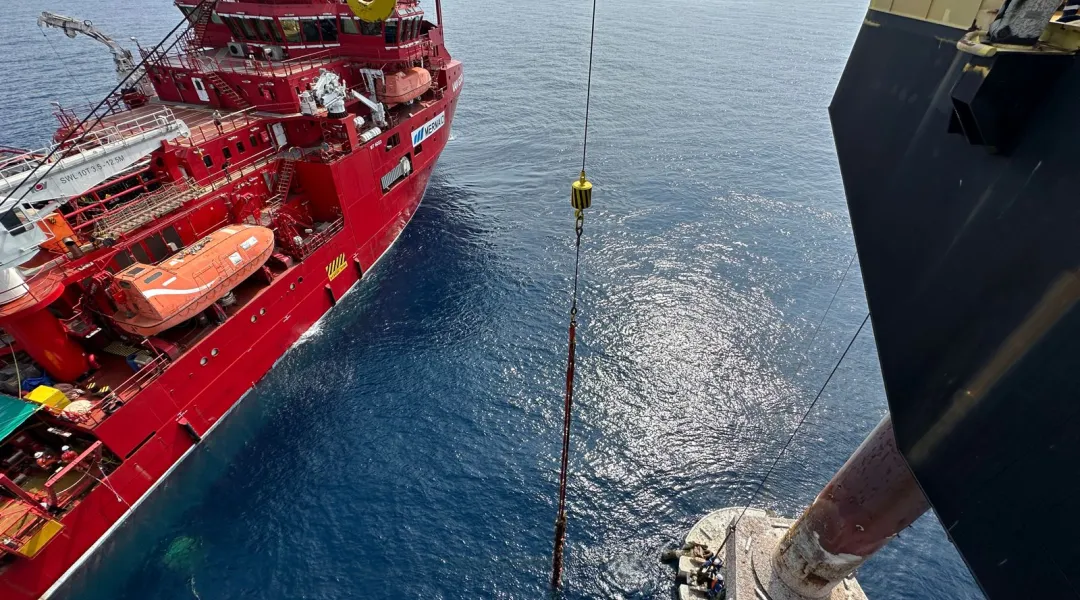 FSO decommissioning - Disconnection, laydown and recovery of mooring chains 