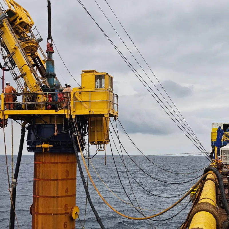 Menck LD2500 Installing Bottom Hole Assembly 